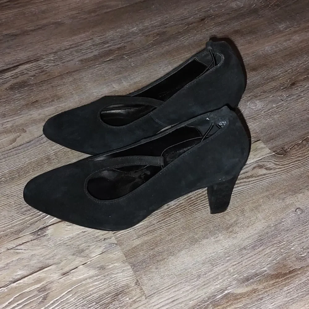 Bijou black suede